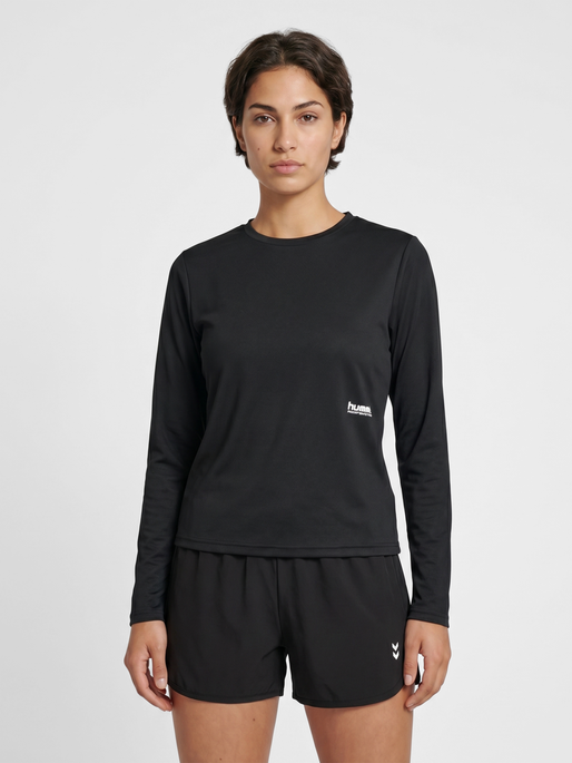 hmlPULSE WORKOUT W T-SHIRT L/S, BLACK, model