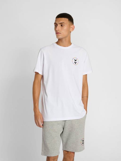 hmlEVERYTHING NOTHING T-SHIRT, WHITE, model