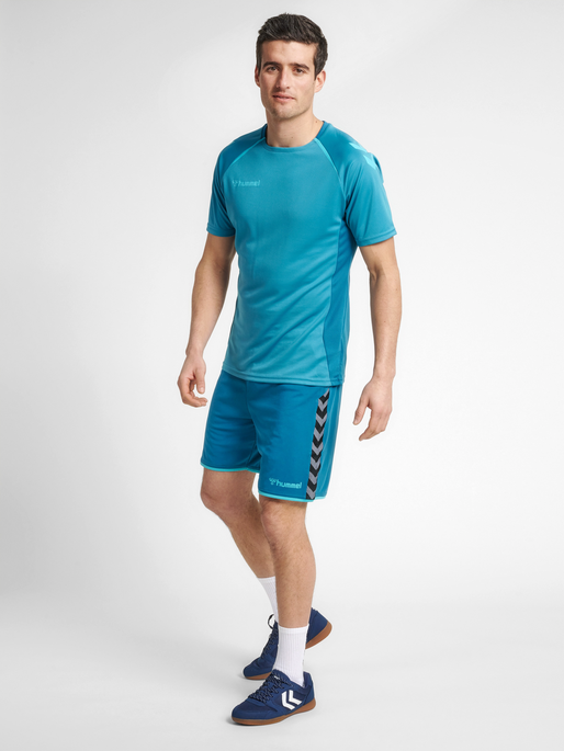 hmlAUTHENTIC POLY SHORTS, CELESTIAL, model