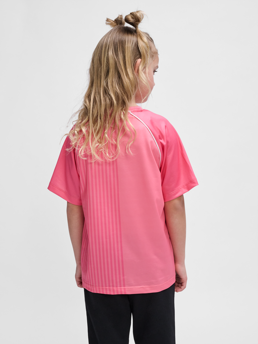 hmlMEXINE T-SHIRT S/S, GERANIUM PINK, model