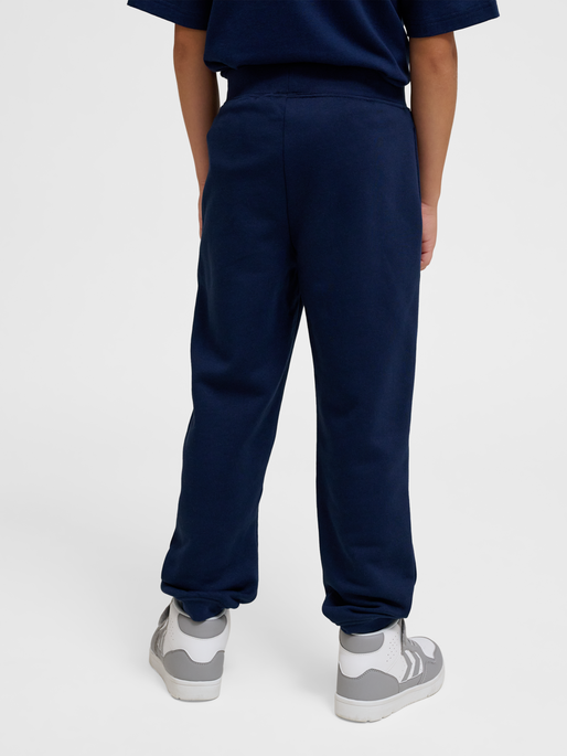 hmlCLEAN ADJUSTABLE PANTS, BLACK IRIS, model