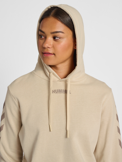 hmlLEGACY HOODIE, PUMICE STONE, model