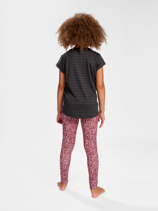 hmlSUTKIN T-SHIRT S/S, ASPHALT, model
