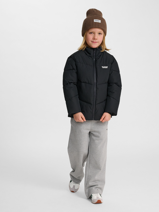 hmlJR PUFFER JACKET, BLACK, model