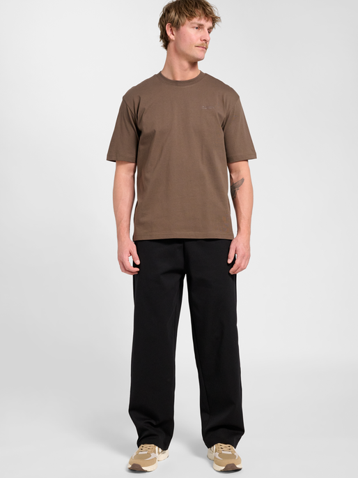 hmlDEFENDER PANTS, BLACK, model
