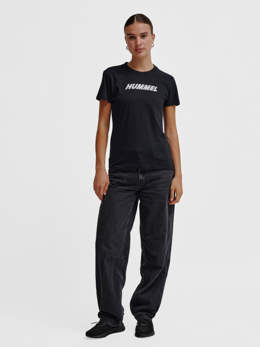 hmlELEMENTAL LOGO COTTON TEE WOMAN, BLACK, model