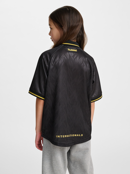 hmlJR LOOSE BAY SOCCER JERSEY S/S, BLACK, model
