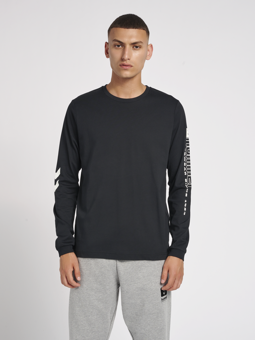 hmlLGC CRAIG T-SHIRT L/S, 2001, model