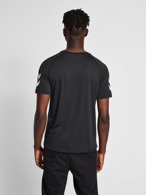 hmlMT BOW T-SHIRT, BLACK, model