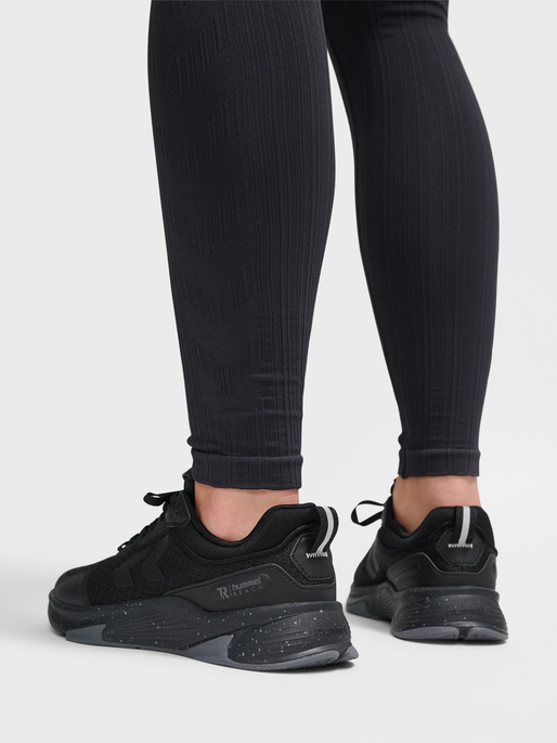 REACH TR CORE, BLACK/BLACK, model