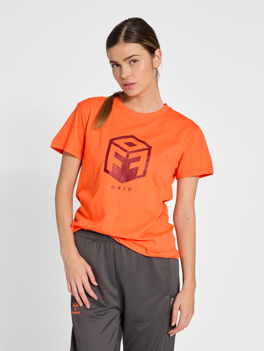 hmlOFFGRID COTTON JERSEY S/S WO, NASTURTIUM/RHUBARB, model