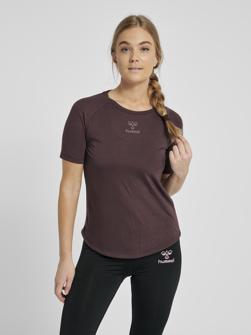 hmlVANJA T-SHIRT S/S, 8016, model