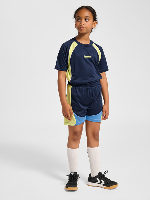 hmlJR GOAL BLOCK SHORTS, DRESS BLUES, model