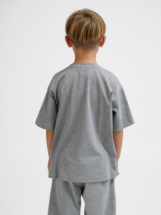 hmlJR LOOSE T-SHIRT S/S BEE, GREY MELANGE, model
