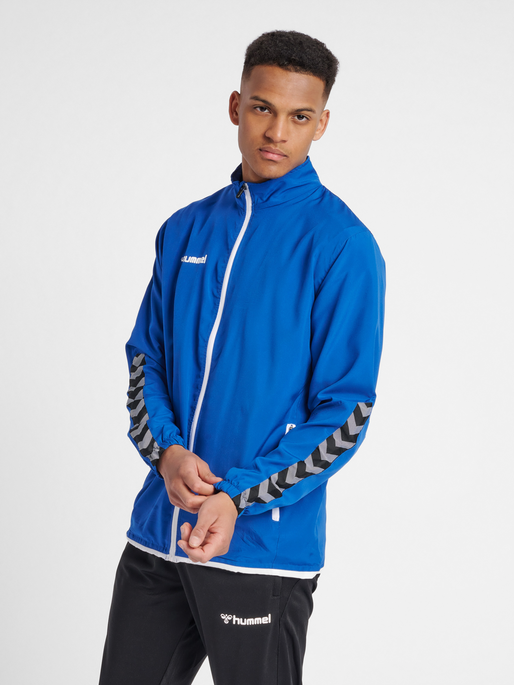 hmlAUTHENTIC MICRO JACKET, TRUE BLUE, model