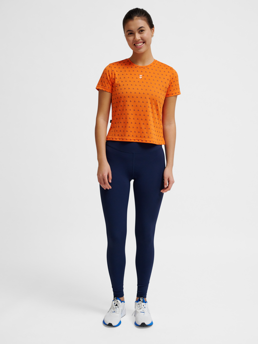 hmlFAST WORKOUT W T-SHIRT S/S, DUSTY ORANGE, model