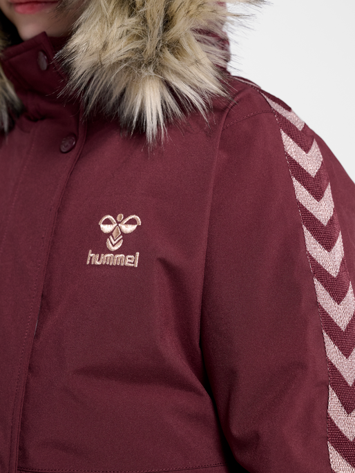 hmlLEAF TEX COAT, WINDSOR WINE, model