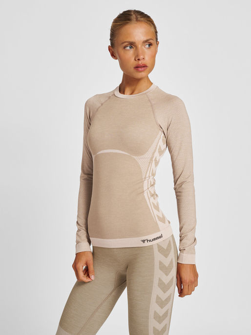 hmlCLEA SEAMLESS TIGHT T-SHIRT L/S, CHATEAU GRAY/DRIFTWOOD MELANGE, model