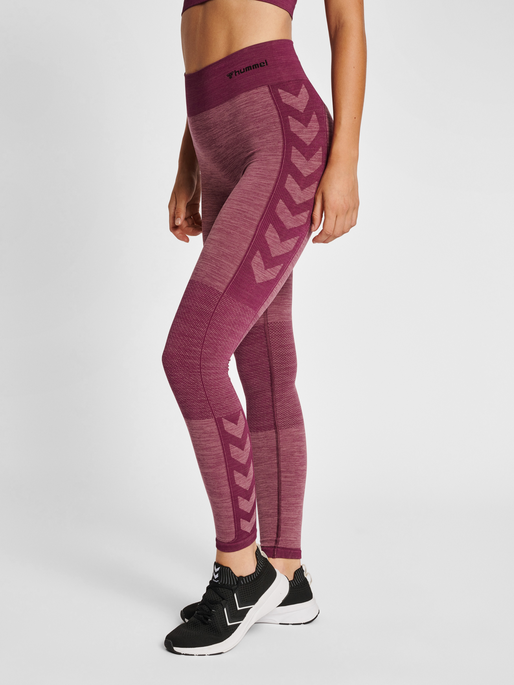 hmlCLEA SEAMLESS MID WAIST TIGHTS, GRAPE WINE/CRUSHED BERRY MEL, model