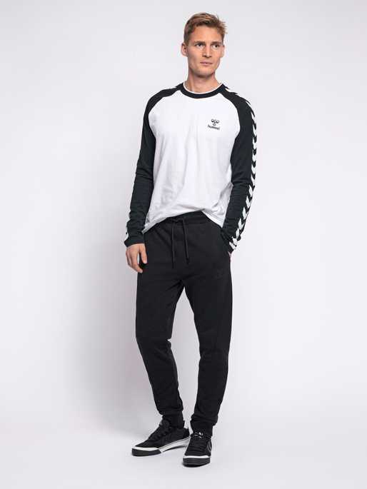 hmlISAM REGULAR PANTS, 2001, model