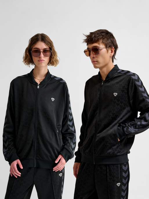 hmlARCHIVE REGULAR POLY JACKET AOP, BLACK/EBONY, model