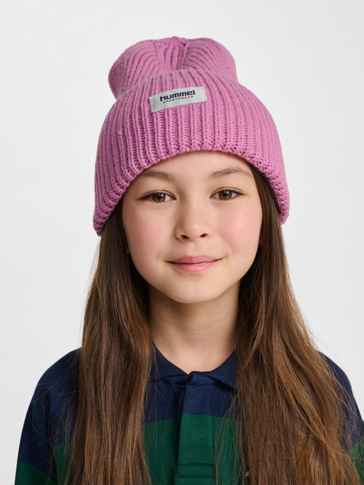 hmlJR HEAVY RIB KNIT BEANIE, POLIGNAC, model