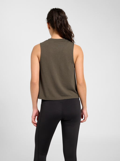hmlMT VANJA SHORT MUSCLE TANKTOP, MAJOR BROWN, model