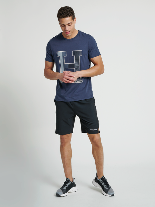 hmlLANEWAY T-SHIRT, 7429, model