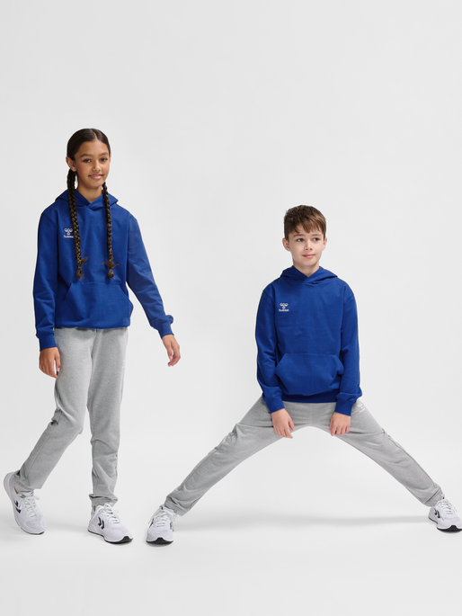 hmlGO 2.0 HOODIE KIDS, TRUE BLUE, model