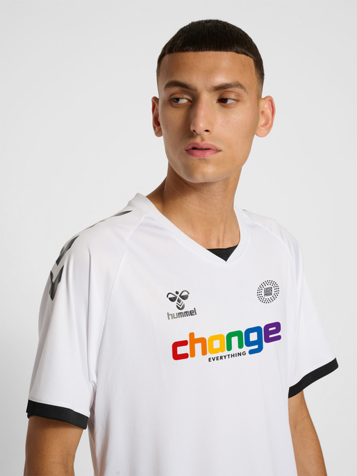 hmlCHANGE FOOTBALL JERSEY, WHITE, model