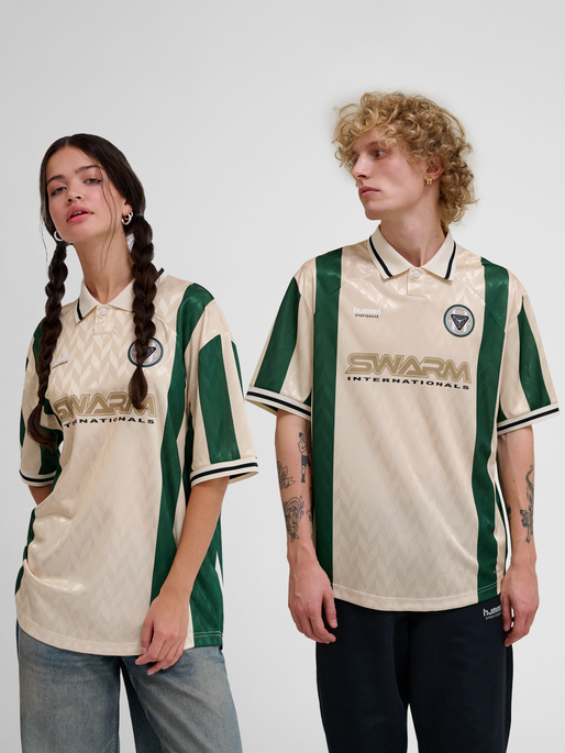 hmlLOOSE SOCCER JERSEY S/S, FOG, model