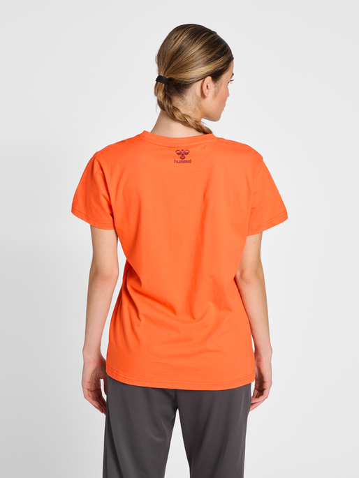 hmlOFFGRID COTTON JERSEY S/S WO, NASTURTIUM/RHUBARB, model