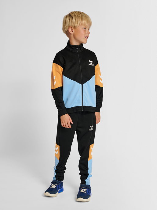 hmlRANE ZIP JACKET, 2001, model