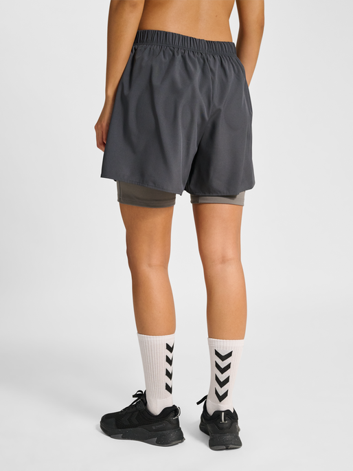 hmlHIIT INTENSITY W 2 IN 1 SHORTS, EBONY, model