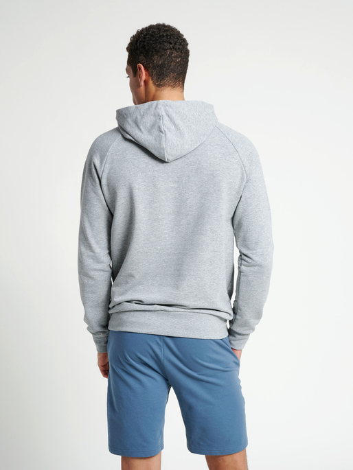 hmlISAM HOODIE, 2006, model