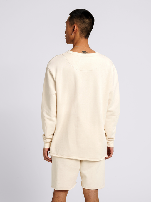 hmlYOUR LOOSE SWEATSHIRT, 9999, model
