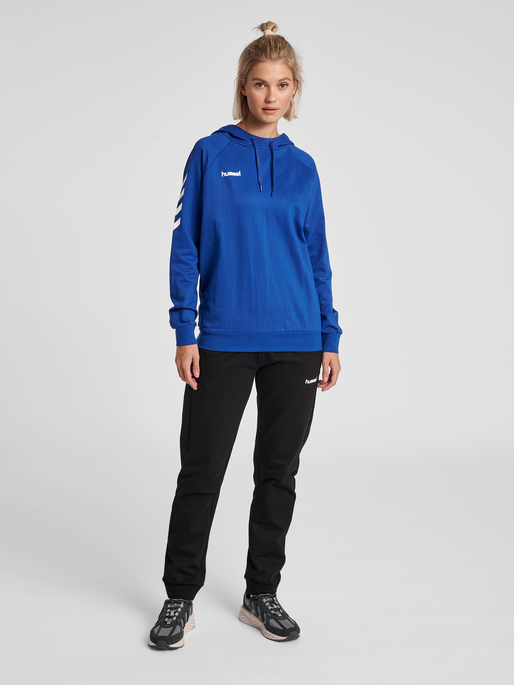 HMLGO COTTON HOODIE WOMAN, TRUE BLUE, model