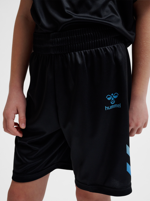 hmlSHIMMER SET, BLACK, model