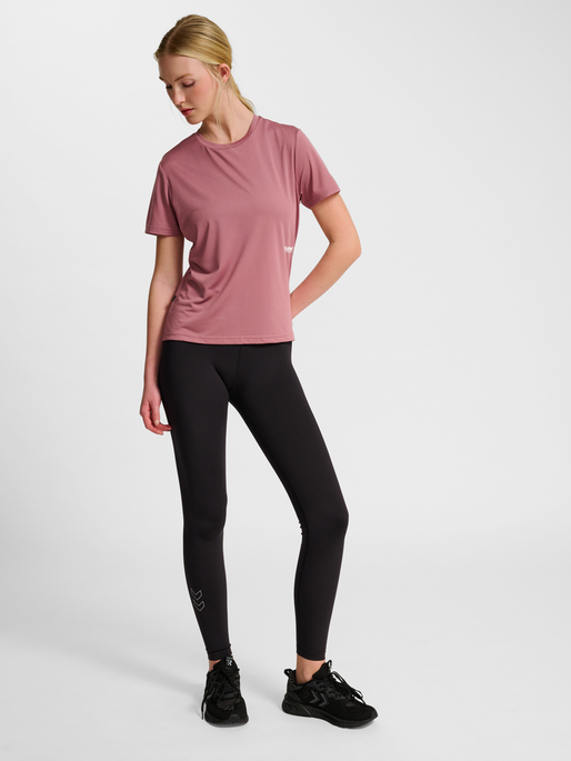 hmlPULSE WORKOUT W T-SHIRT S/S, WISTFUL MAUVE, model