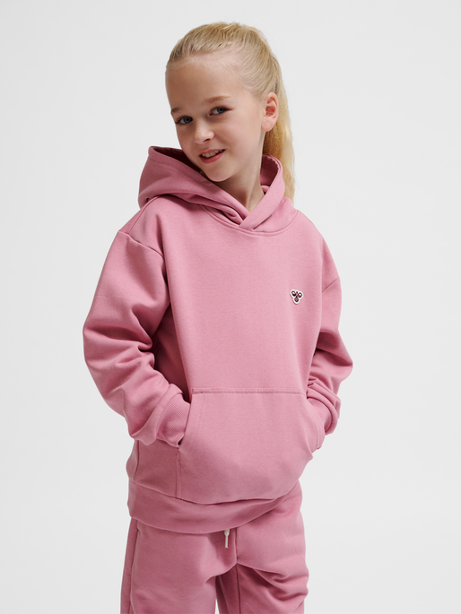 hmlJR LOOSE HOODIE BEE, POLIGNAC, model