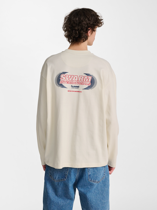 hmlLOOSE T-SHIRT L/S SW, TOFU, model