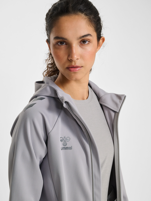 hmlCIMA 2.0 ZIP HOODIE WOMAN, ALLOY, model