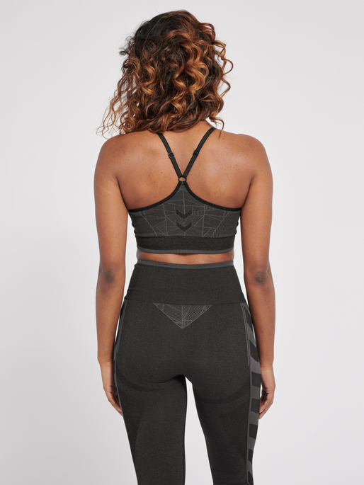 hmlMT ENERGY SEAMLESS SPORTS TOP, BLACK/ASPHALT MELANGE, model