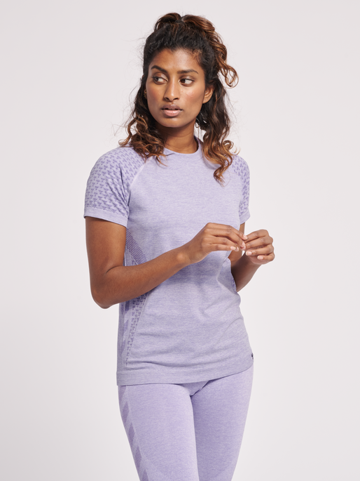 hmlCI SEAMLESS T-SHIRT, LAVENDER MELANGE, model