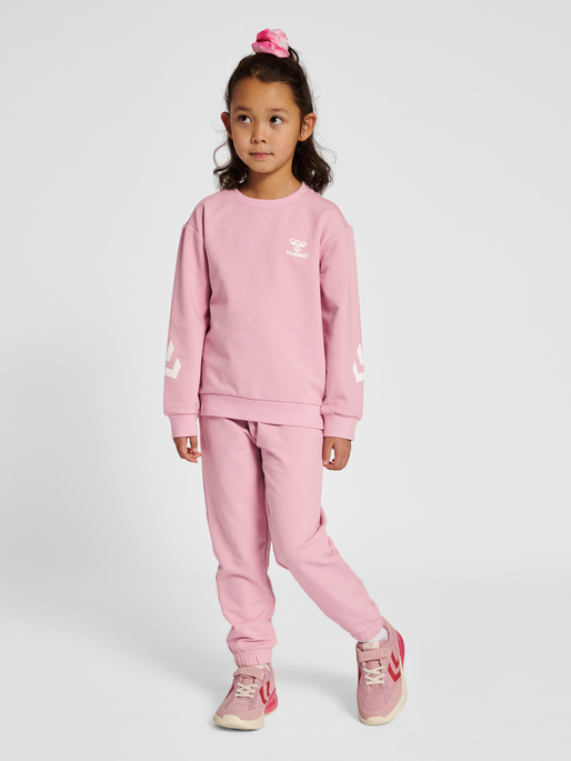 hmlVENTI TRACKSUIT, ZEPHYR, model