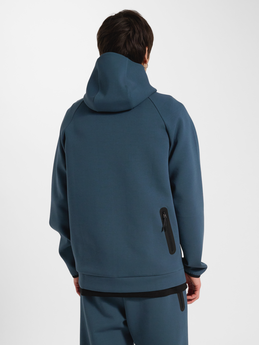 DBU 26 TRAVEL TECH ZIP JACKET, STARGAZER, model