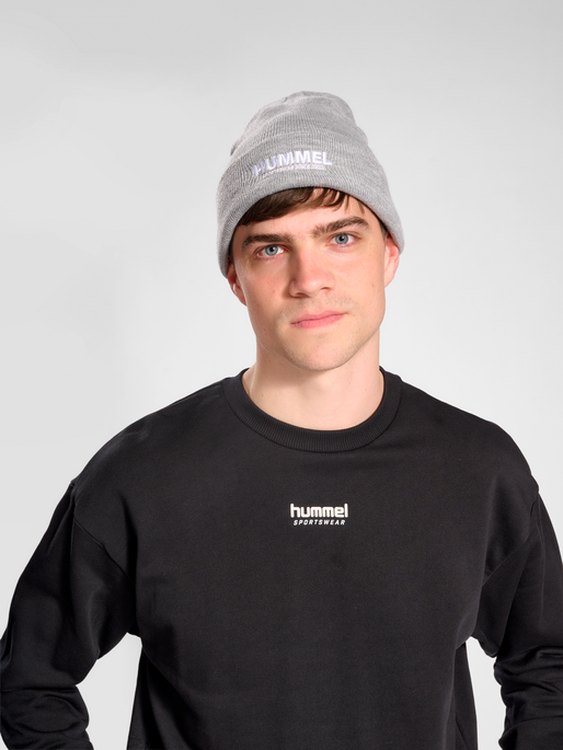 hmlLGC NATE SWEATSHIRT, 2001, model