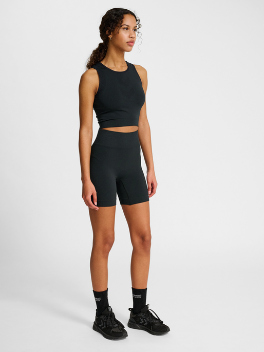 hmlHIIT SEAMLESS W TOP, BLACK, model