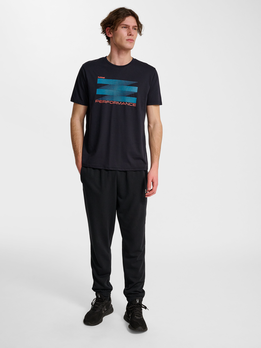 hmlPULSE GRAPHIC T-SHIRT S/S, BLACK, model