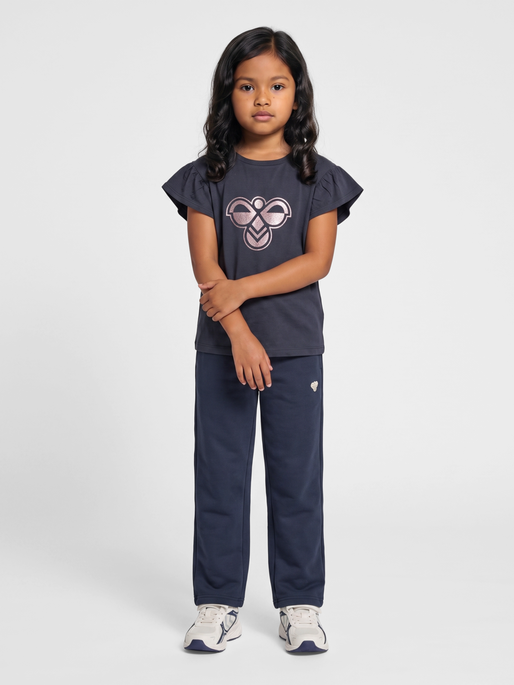 hmlJR RUFFLE T-SHIRT SS BIG BEE, OMBRE BLUE, model